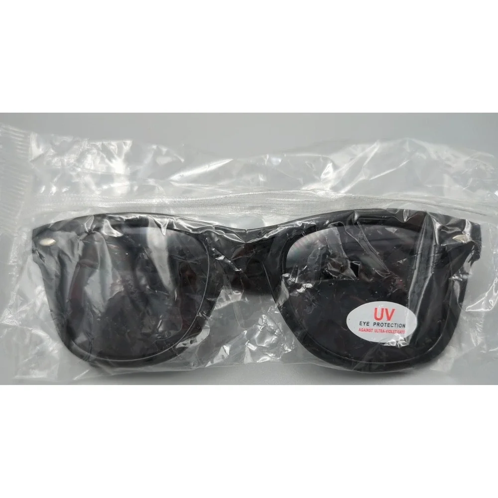 Google SWAG Black Sunglasses Unisex UV Protection Foldable White Retro SerifLogo